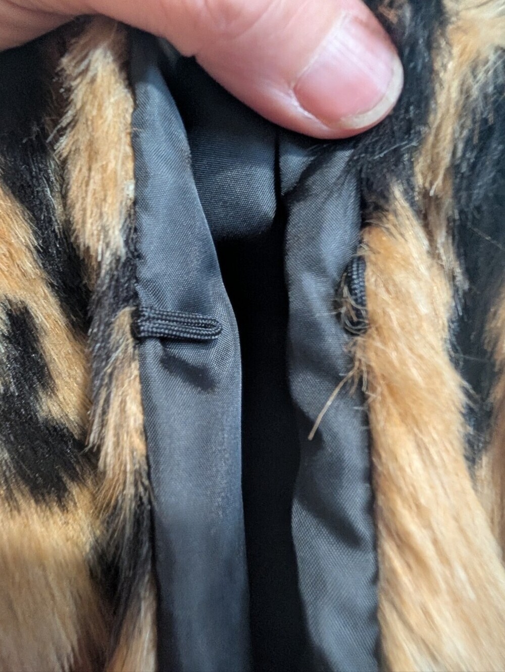 Romeo + Juliet Couture Faux Fur Leopard Print Vest Size Medium NWT - Picture 5 of 9